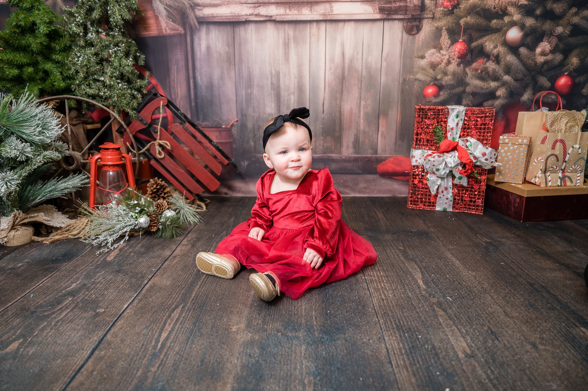 Christmas mini's are a WRAP! we had 3 days of mini's and boy are we working on edits! This cute girl was our very first session and she was a doll! #Christmasthemedminis
