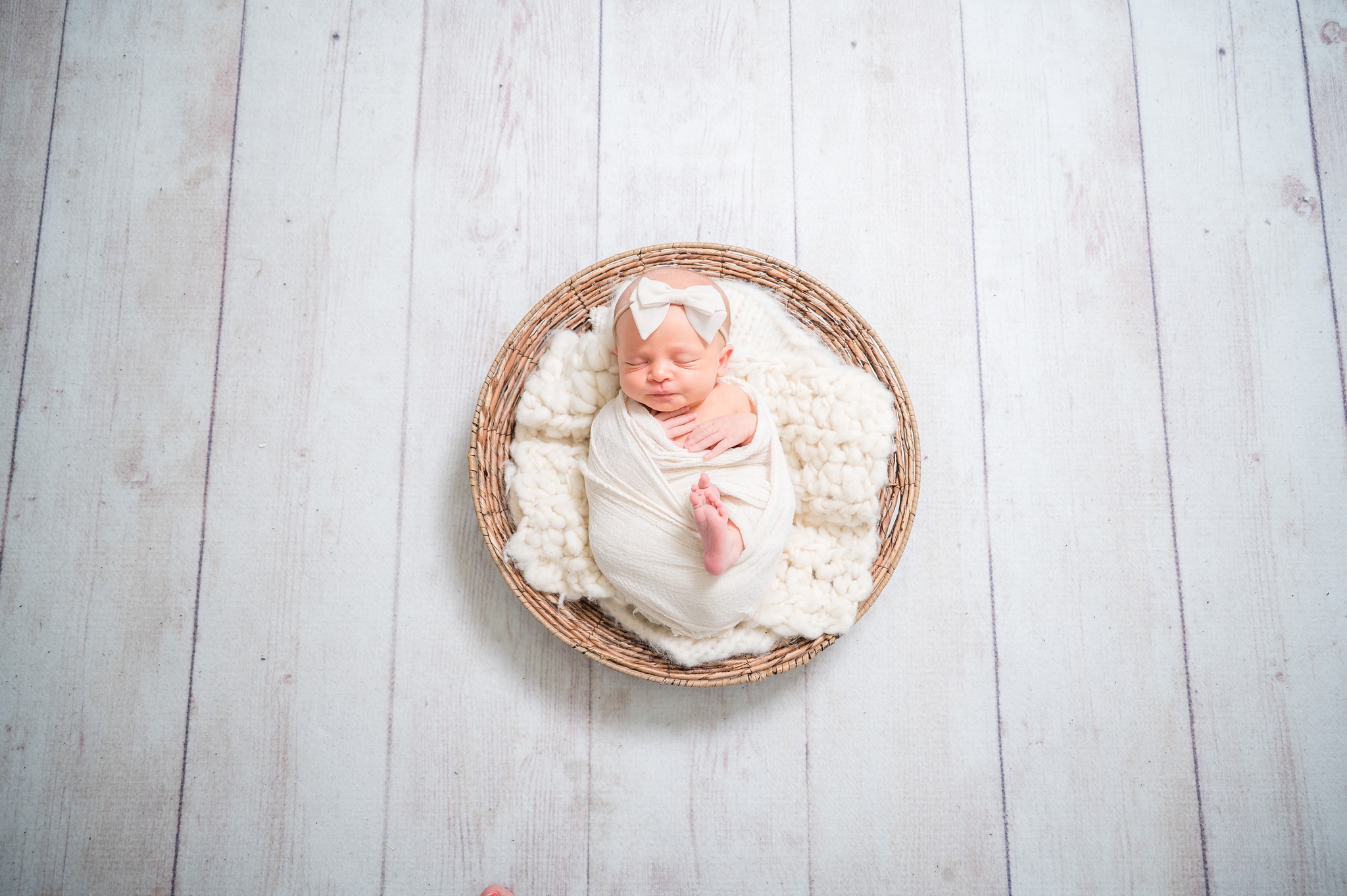 One day, those tiny toes will be running through your house. 🤍
The sleepy snuggles, curled-up hands, and delicate little features only last for such a short time. Newborn photos are a way to hold onto the details that change before you even realize they’re gone.
Future you will be so glad you captured this chapter.
#LoganUtahNewbornPhotographer #NorthernUtahNewbornPhotographer #CacheValleyPhotographer #UtahNewbornPhotography #StaceyHansenPhotography