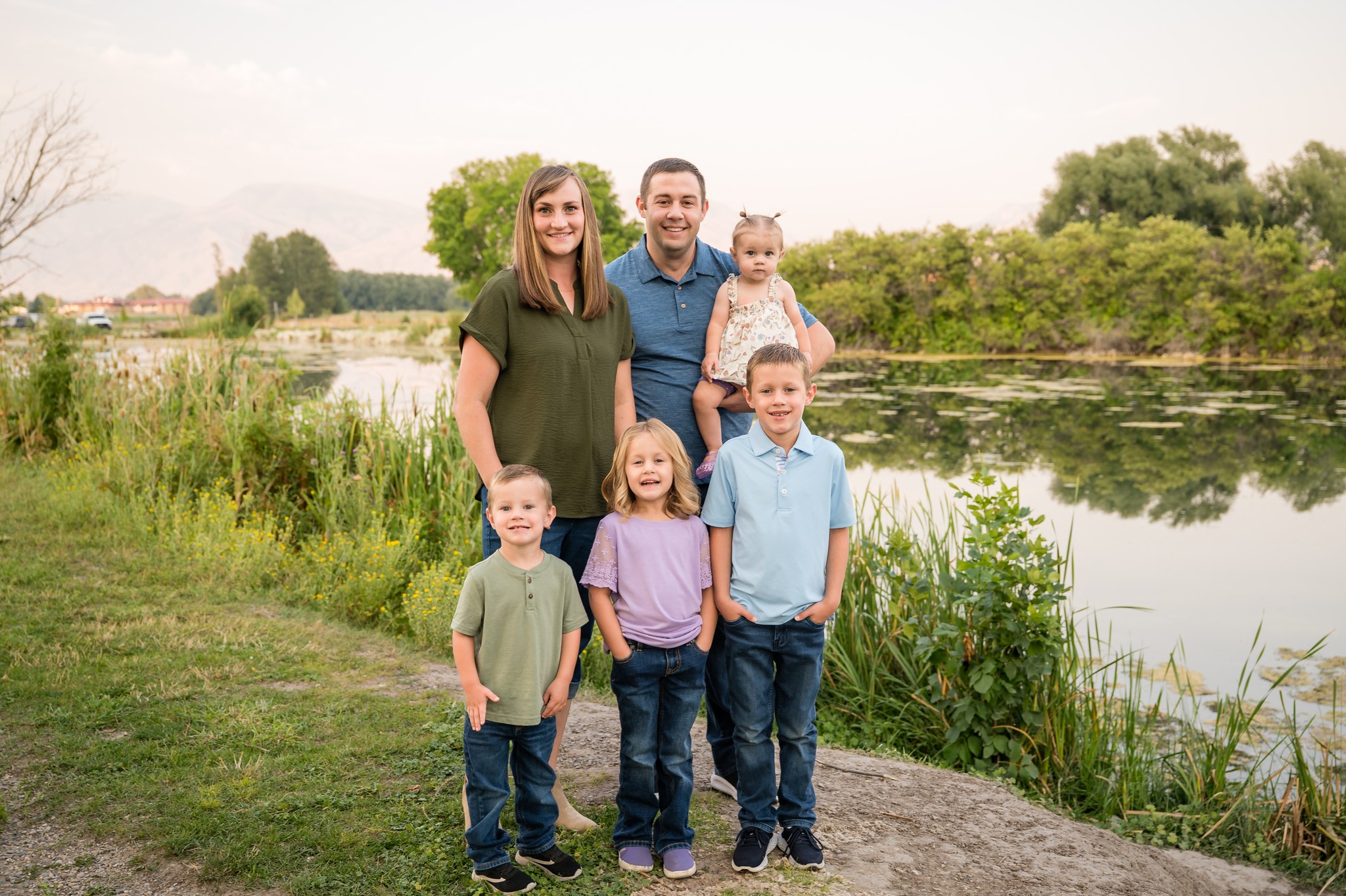 The kids are growing, the family is busy, and somehow everyone showed up looking this good. I call that a win. 🙌
I loved spending the evening with this sweet family and freezing this season of their life before it changes again way too fast.
#FamilyPhotography #CacheValleyFamilies #UtahPhotographer #LoganUtah #StaceyHansenPhotography