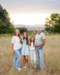 I love how soft and simple these colors are with that late-summer field. 🤍🌿

Family photos don’t have to be complicated. Give me some pretty light, a field, coordinated-but-not-too-matching outfits, and your favorite people…and we’re good to go. 😍

And these two sisters? Definitely understood the assignment. 💚

Before we know it, those girls will be grown, and I have a feeling these are the kinds of photos that will mean more and more with every passing year.

#CacheValleyPhotographer #LoganUtahPhotographer #UtahFamilyPhotographer #FamilyPhotos #StaceyHansenPhotography